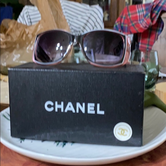 Chanel sunglasses - Picture 6 of 6